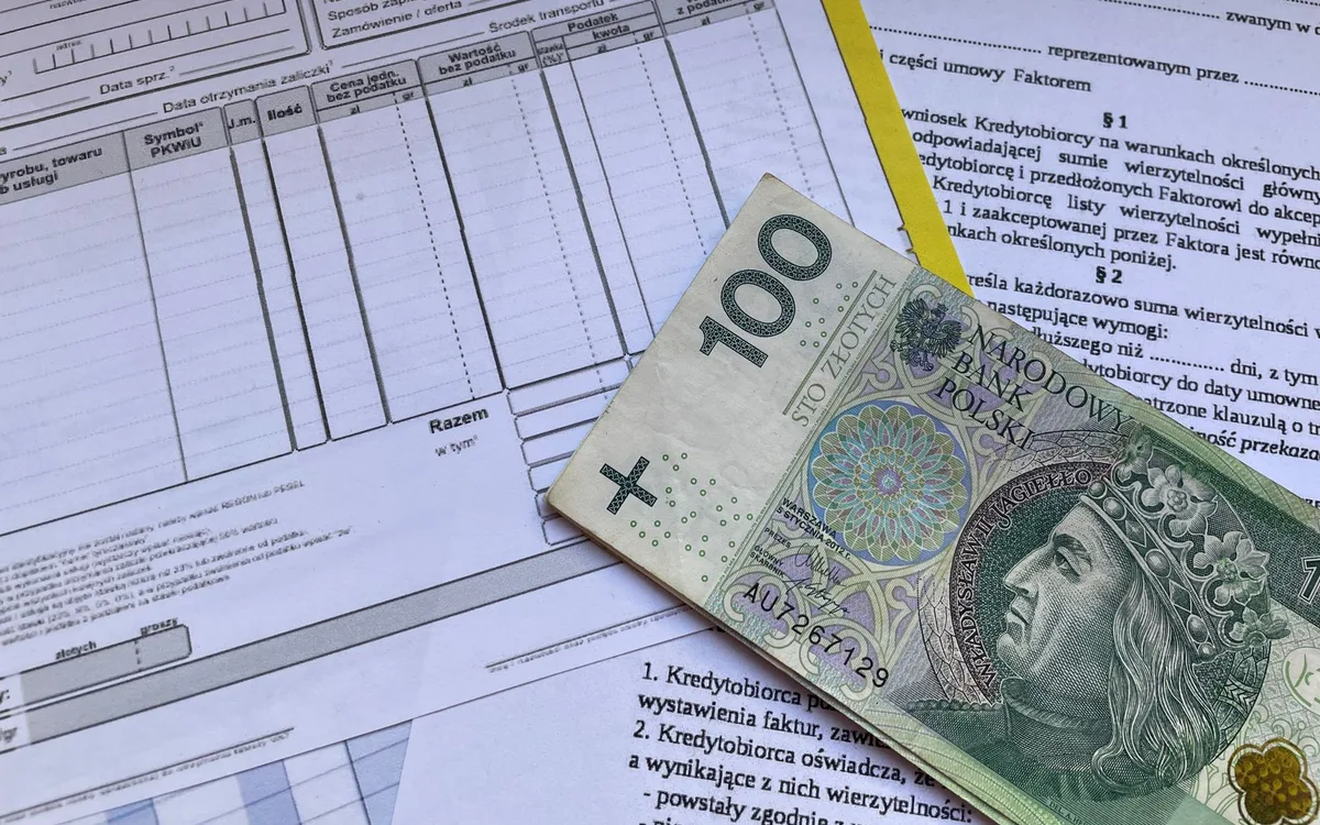 Czy oświadczenie o potrąceniu może zostać złożone warunkowo, gdy bank jednocześnie broni ważności umowy?